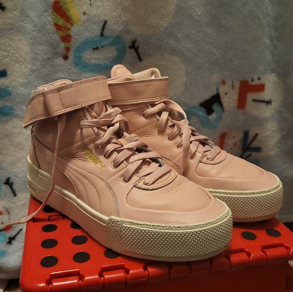 Puma Carina 2.0 Mid Top Sneakers